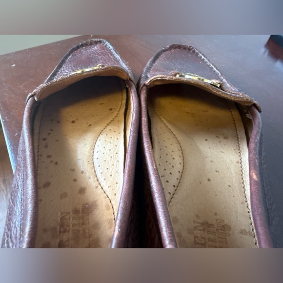 Ralph Lauren Leather Loafers with Gold Emblem - Picture 9 of 9